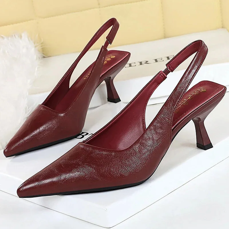 ヴェラ ポインテッドスリングバックパンプスの商品画像（画像6）