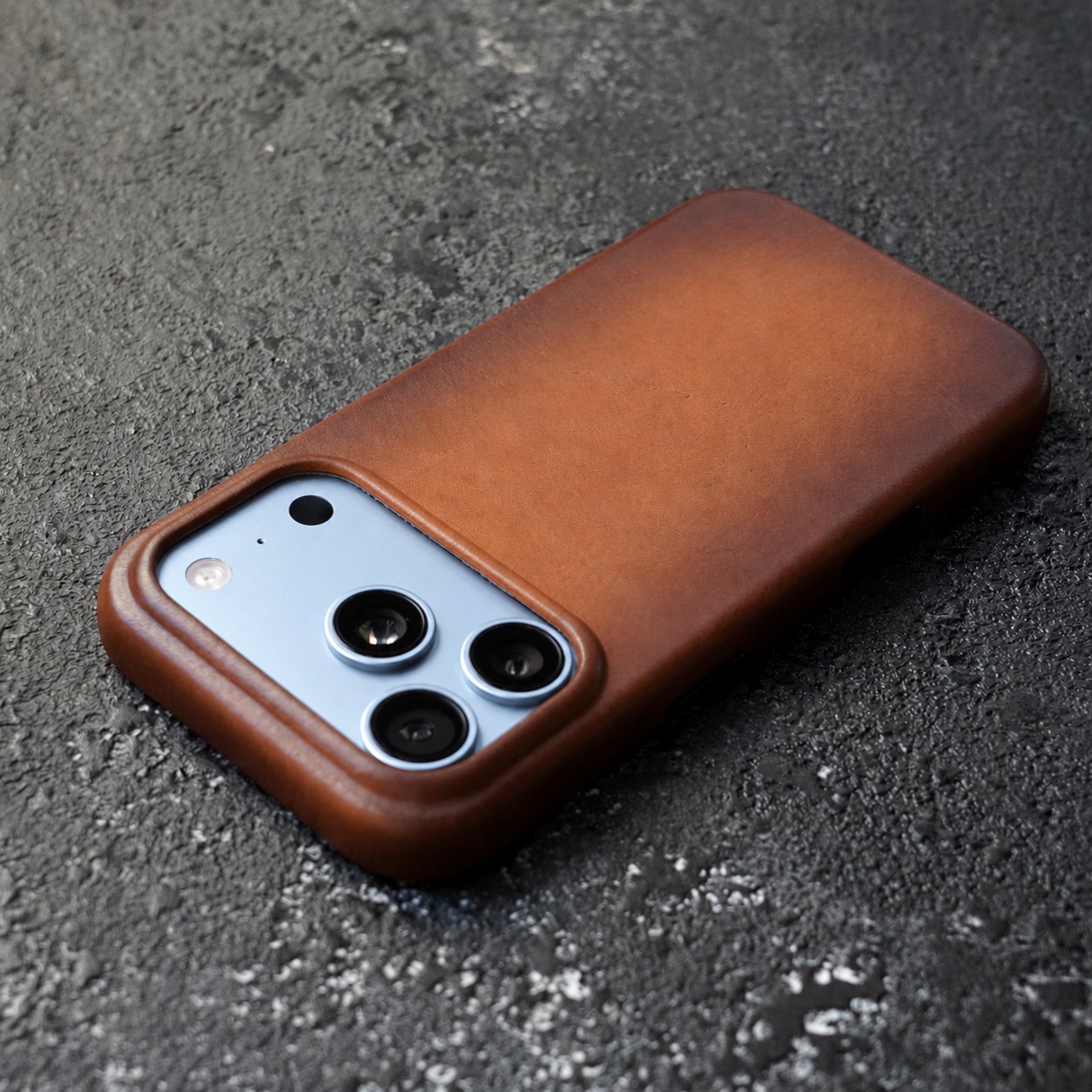 イタリアンレザー本革ケース キャメル iPhone 18 Pro カメラまわり