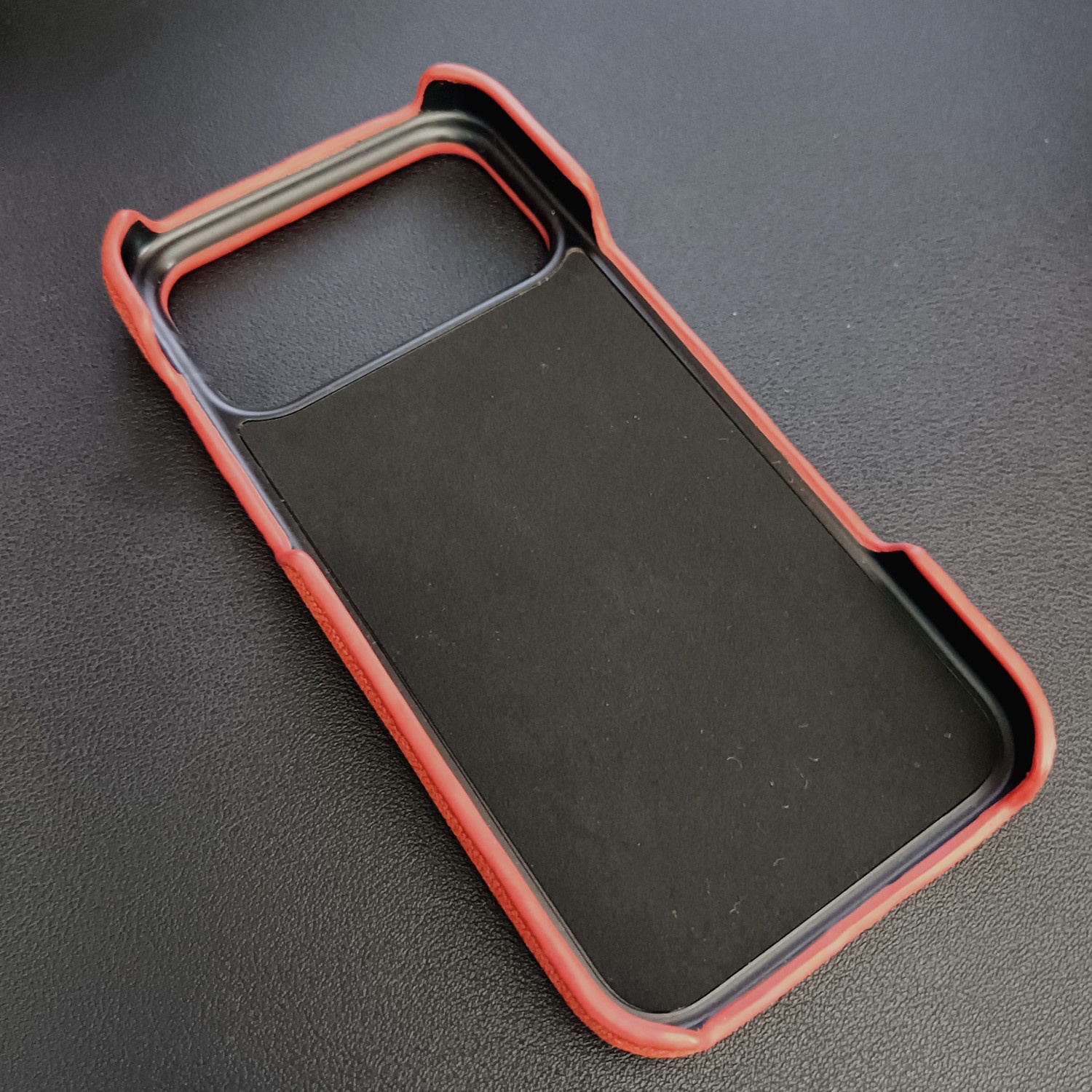スティングレイ（エイ革）ケースの内側（メーカー実物写真）