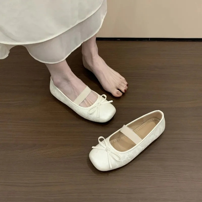 ルーシー スクエアトゥフラットの着用イメージ（画像6）